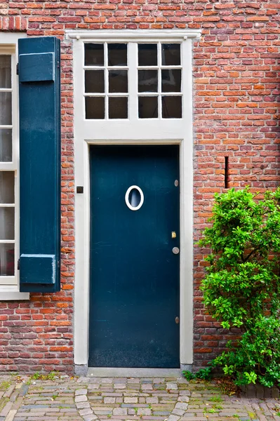 Porta azul — Fotografia de Stock