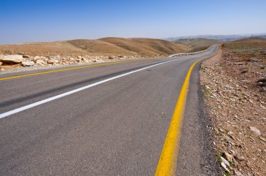 Asfalt yolu
