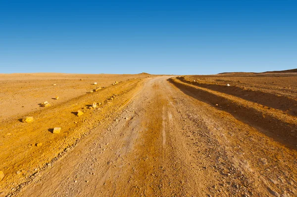Camino en el desierto —  Fotos de Stock