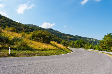 Asfalt yolu