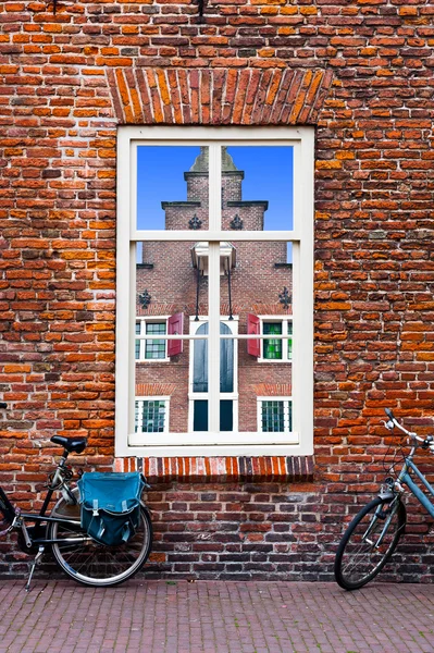 Holenderski okno — Zdjęcie stockowe