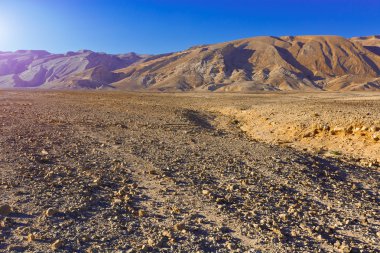 Çölde gün batımı