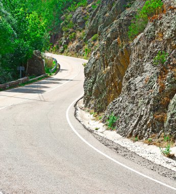 dolambaçlı yol