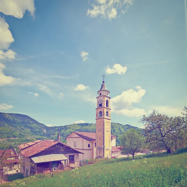 Ciudad en los Alpes —  Fotos de Stock