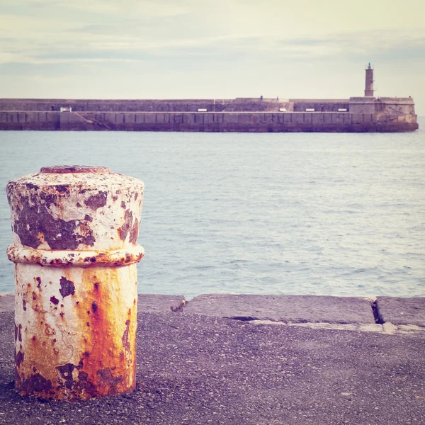 Rusty Bollard — Stock Photo, Image