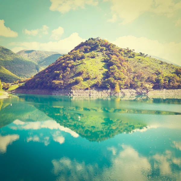 Lago em Itália — Fotografia de Stock