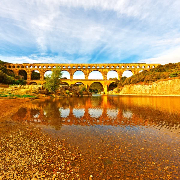 Antikes Aquädukt — Stockfoto