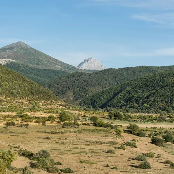 Bela Paisagem Espanha Com Vista Dramática Das Montanhas Cantábricas Cama — Fotografia de Stock