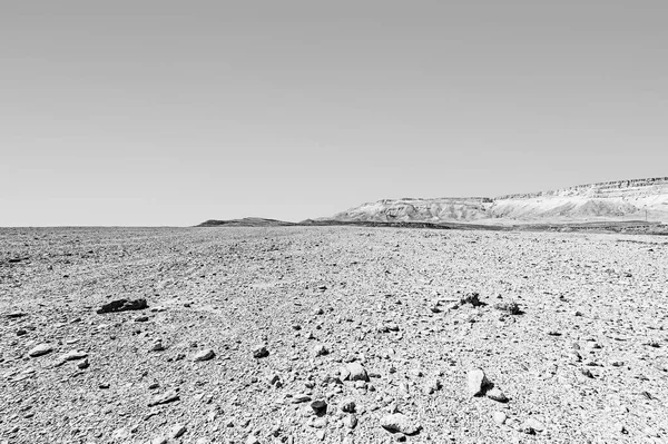 Breathtaking Landscape Rock Formations Israel Desert Black White Lifeless Desolate — Stock Photo, Image