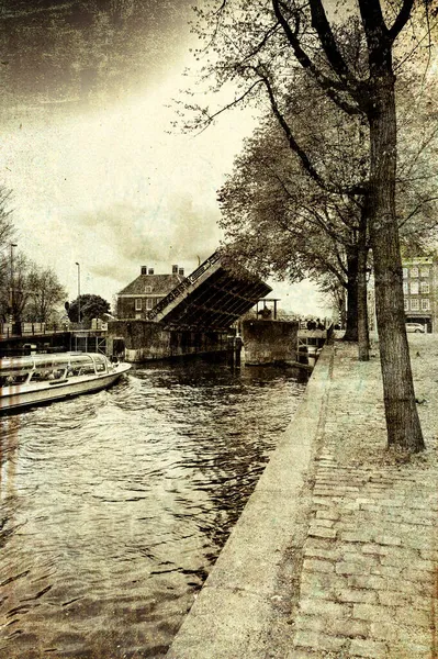 Barco Turístico Canal Amesterdão Centro Histórico Cidade Amsterdam Ponte Levadiça — Fotografia de Stock