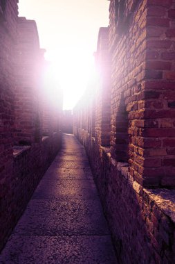 Castel Vecchio Köprüsü (İtalyanca: 