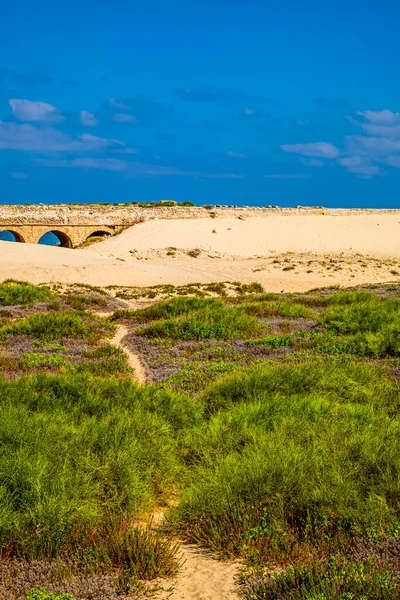 Ancient Roman Aqueduct Mediterranean Coast Israel Sand Dunes — Stock Photo, Image