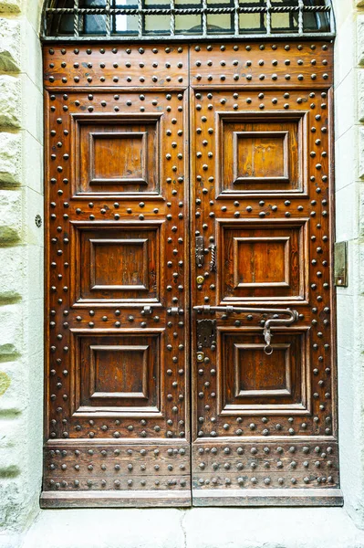 Metal Ornamentation Italian Wooden Door Tuscany — Stock Photo, Image