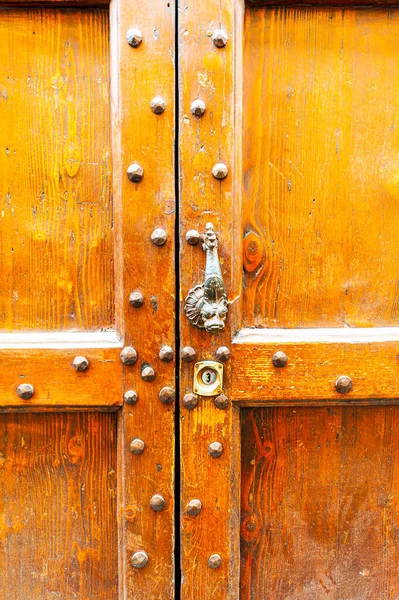 Metal Ornamentation Italian Wooden Door Tuscany — Stock Photo, Image