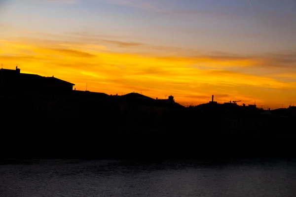 Silhouette Sunset Italian Medieval City Verona River Adige — Stock Photo, Image