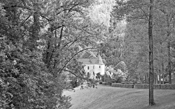 Opuštěný Park Francii Černobílém Hrad Středověkém Francouzském Městě Florac — Stock fotografie