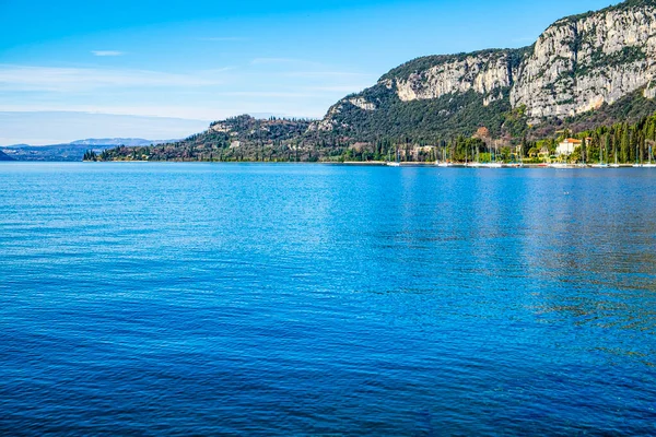 Orilla Desierta Del Lago Garda Italia Ausencia Turismo —  Fotos de Stock