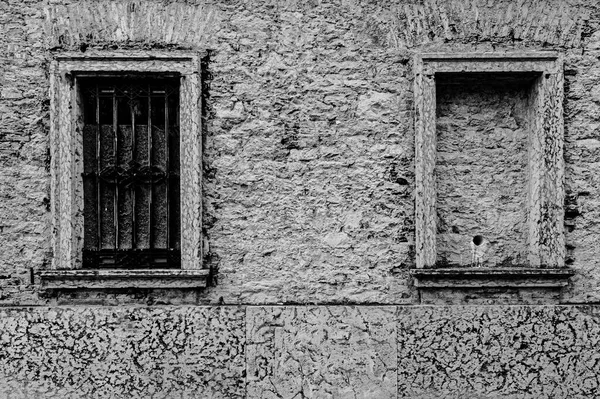 Janelas Italianas São Horizontes Novos Antigos Beleza Funcionalidade Desempenho Preto — Fotografia de Stock