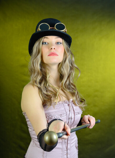 Высокомерная девушка
