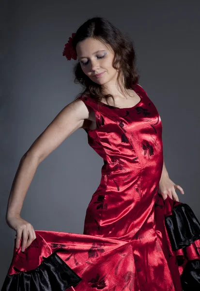 Mujer joven bailando flamenco — Foto de Stock