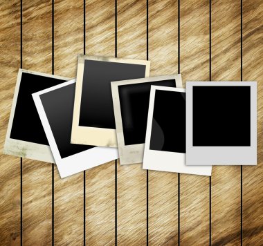 eski polaroid çerçeve ahşap zemin üzerinde