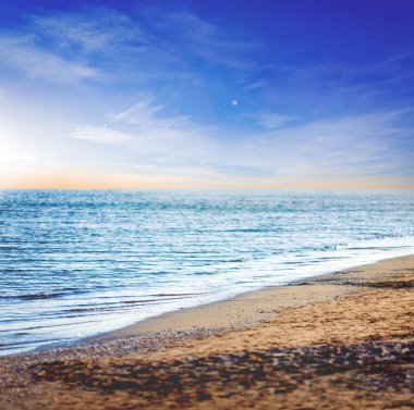 gün Beach'te kıyısında