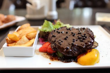 Pepper steak with vegetables