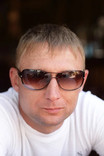 Portrait of man in sunglasses — Stock Photo, Image