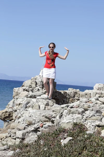 Porträt eines Teenagers an der Klippe — Stockfoto