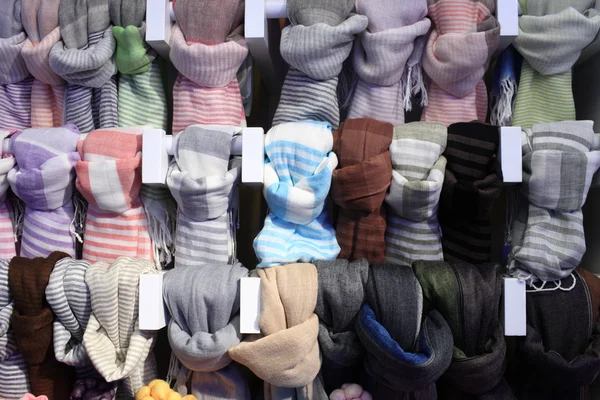Sciarpe in vendita — Foto Stock