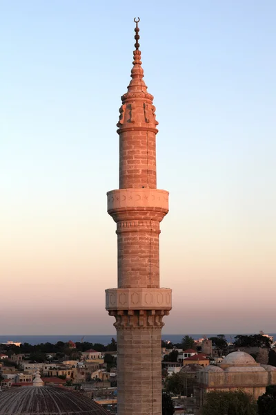 Minaret Sulejmanova mešita v západu slunce — Stock fotografie