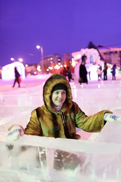 Femme au labyrinthe de glace — Photo