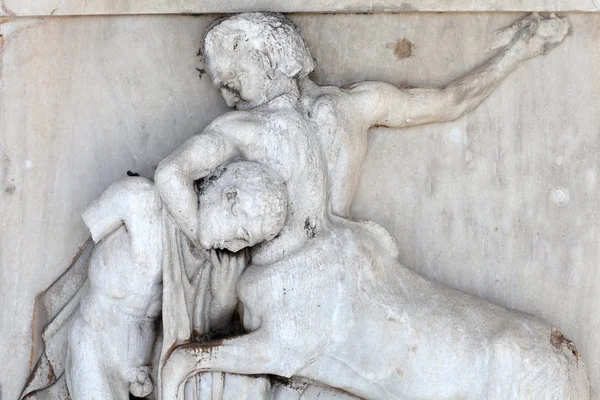 centaur lapith üstesinden