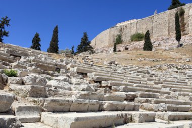 Dionysos Tiyatrosu Akropolis ile