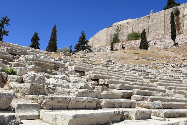 Teatro de Dionisio con Acrópolis detrás — Foto de Stock
