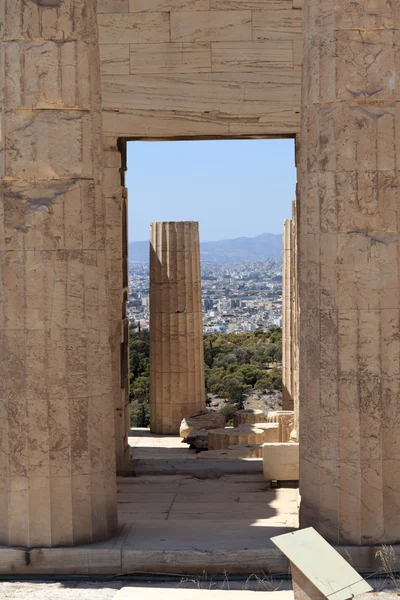 Arco de Propylaea do acropolis athenian — Fotografia de Stock