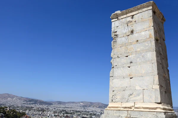 Θραύσμα του Αγρίππα πύργου τα Προπύλαια της Ακρόπολης — Φωτογραφία Αρχείου