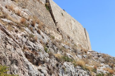 akropolün güneybatı yamacında parçası