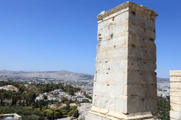 Ősi Agrippa torony az Akropolisz Propylae — Stock Fotó