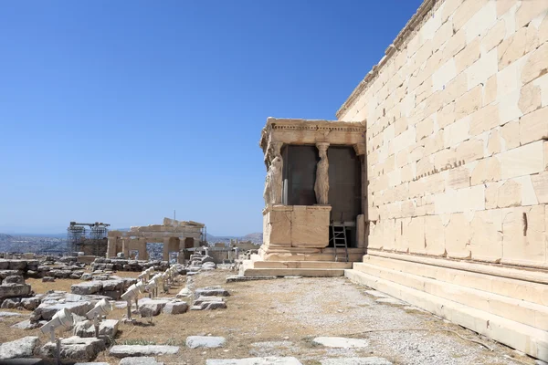 Wall of Erechtheum greek temple — Stock Photo, Image