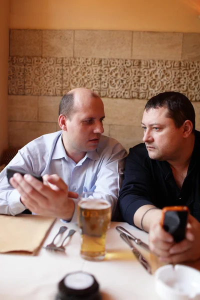 Two friends relax in cafe — Stock Photo, Image