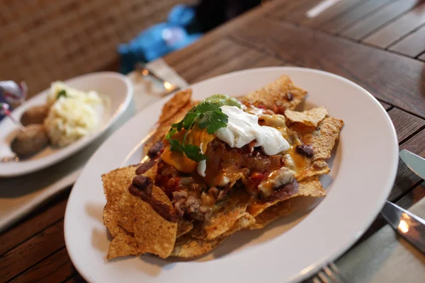 Nachos with chicken — Stock Photo, Image