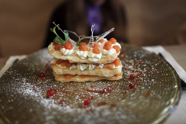 Ciasto z kremem mascarpone i karmel — Zdjęcie stockowe