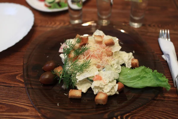 Salada Caesar com camarões — Fotografia de Stock