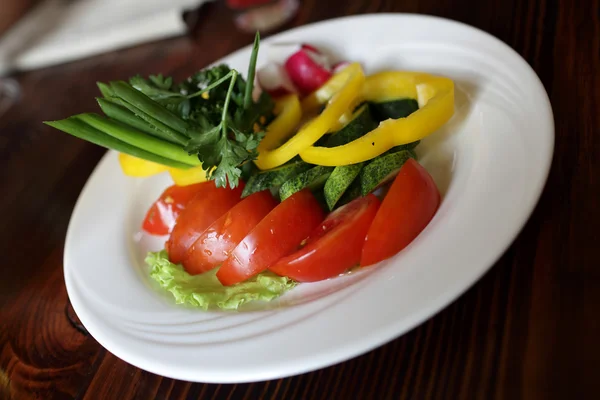 Plate of sliced vegetables — Stock Photo, Image