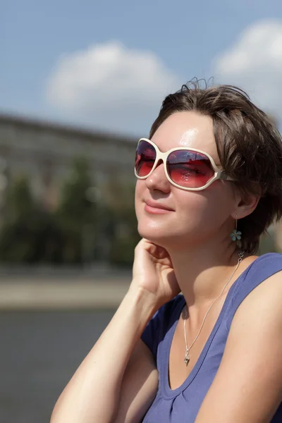 Woman in sunglasses — Stock Photo, Image