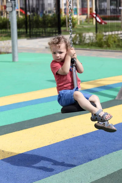 Child at cableway — Stock Photo, Image