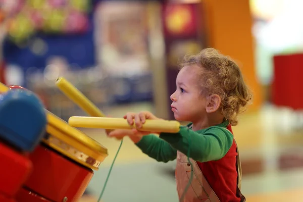 Kid drumming — Stock Photo, Image