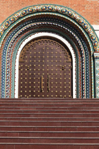 Katedralin girişi — Stok fotoğraf