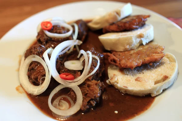 Gulash checo con albóndigas de pan — Foto de Stock